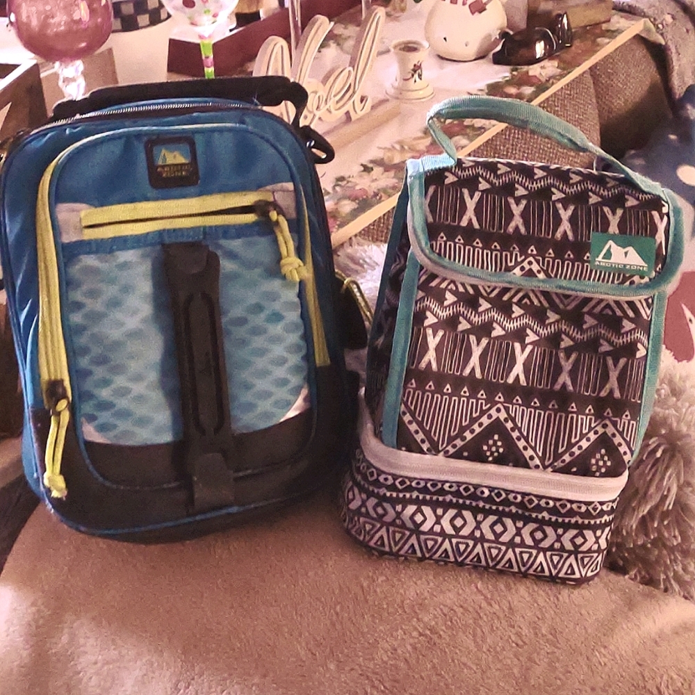 2 lunchboxes boy or girl